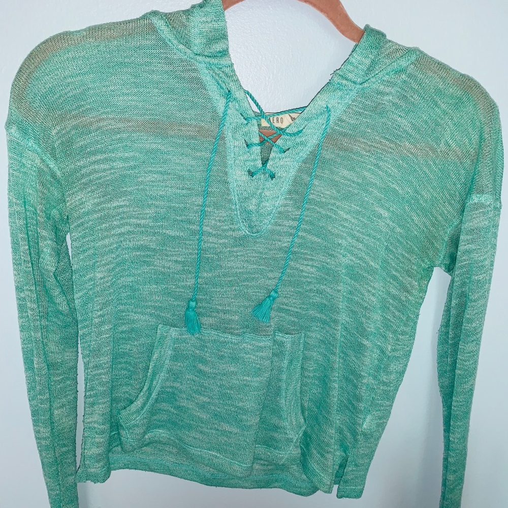 Light weight pull over